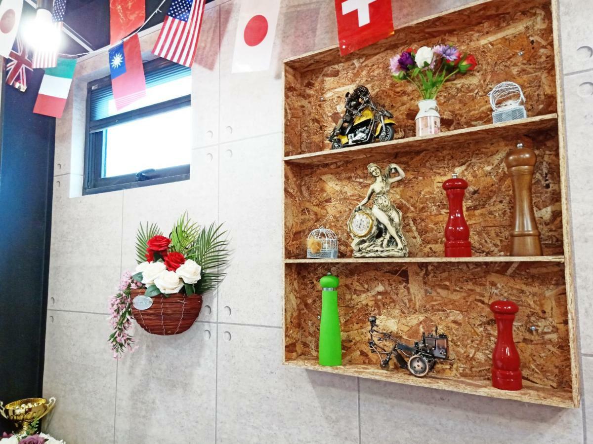 Woju Homestay Tainan Buitenkant foto