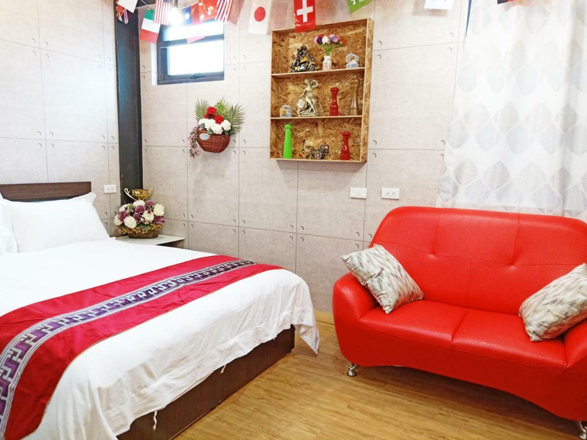 Woju Homestay Tainan Buitenkant foto