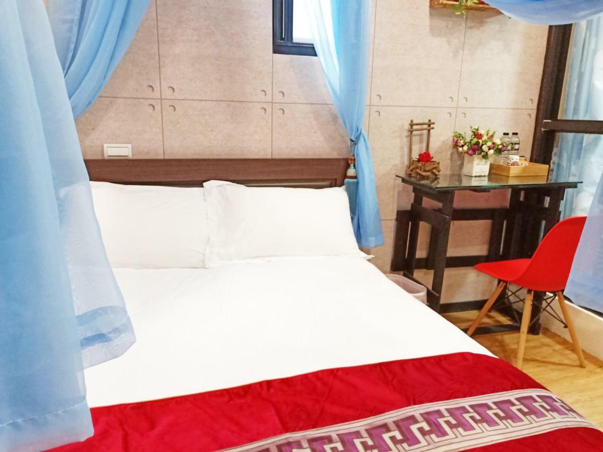 Woju Homestay Tainan Buitenkant foto