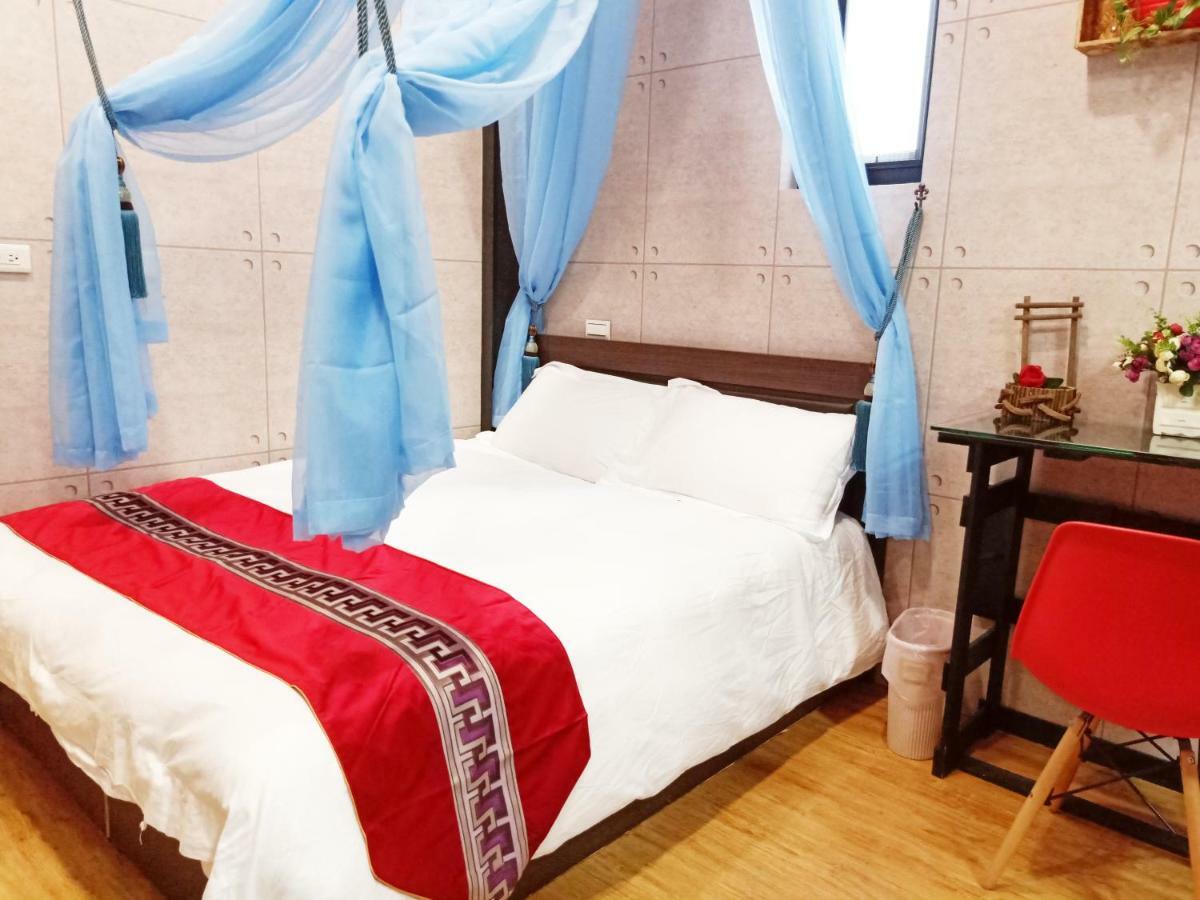 Woju Homestay Tainan Buitenkant foto